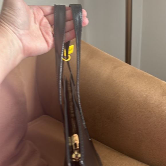 LOUIS VUITTON:GORGEOUS ST. JAQUES BLACK EPI LEATHER HANDBAG!!! AUTHENTIC! - Picture 5 of 10